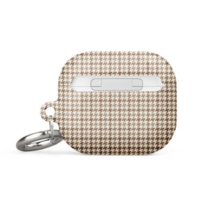 This Classic Houndstooth for AirPods Gen 3 case by Statement Cases, meticulously crafted with a beige and brown houndstooth pattern, is attached to a sturdy metal carabiner for easy access. Featuring a compact, rectangular design with rounded edges and premium impact-absorbing material, it ensures both style and utmost protection.